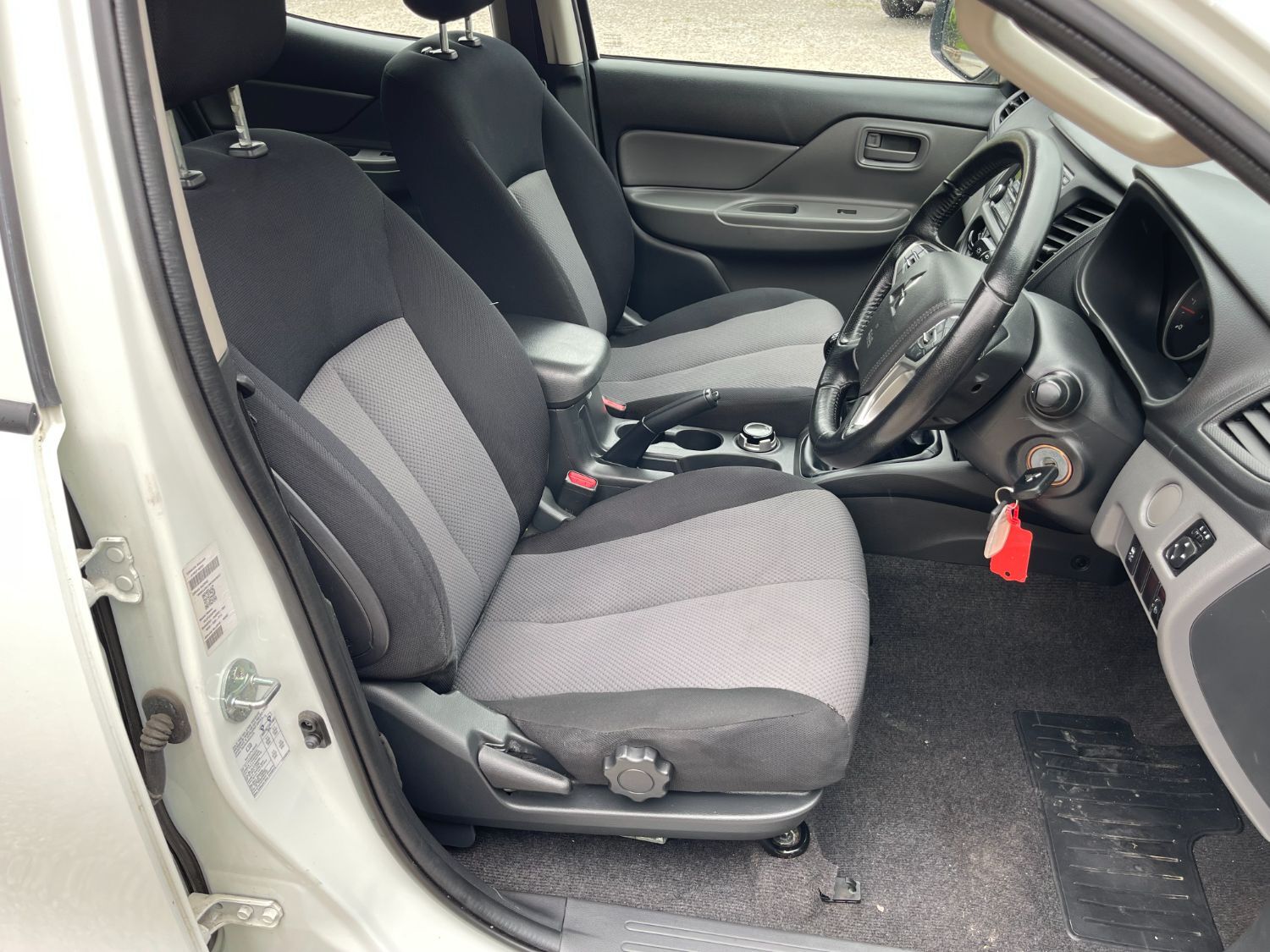 Mitsubishi L200