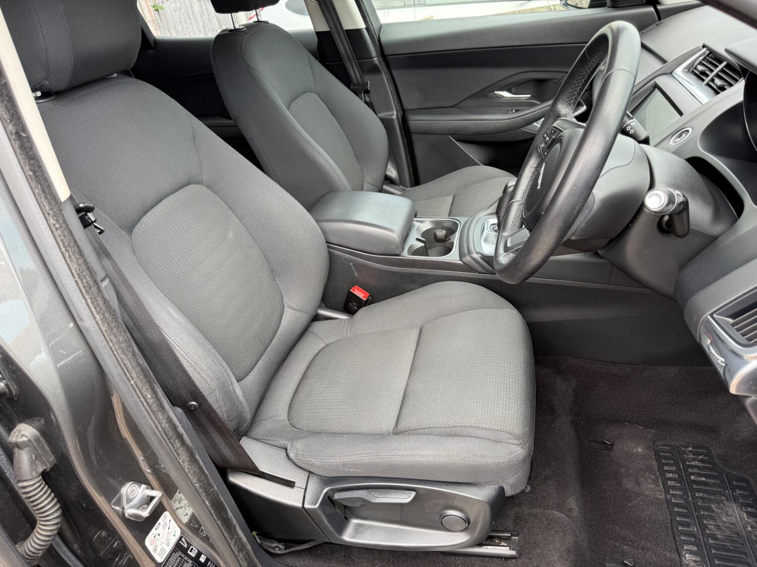 Jaguar E Pace