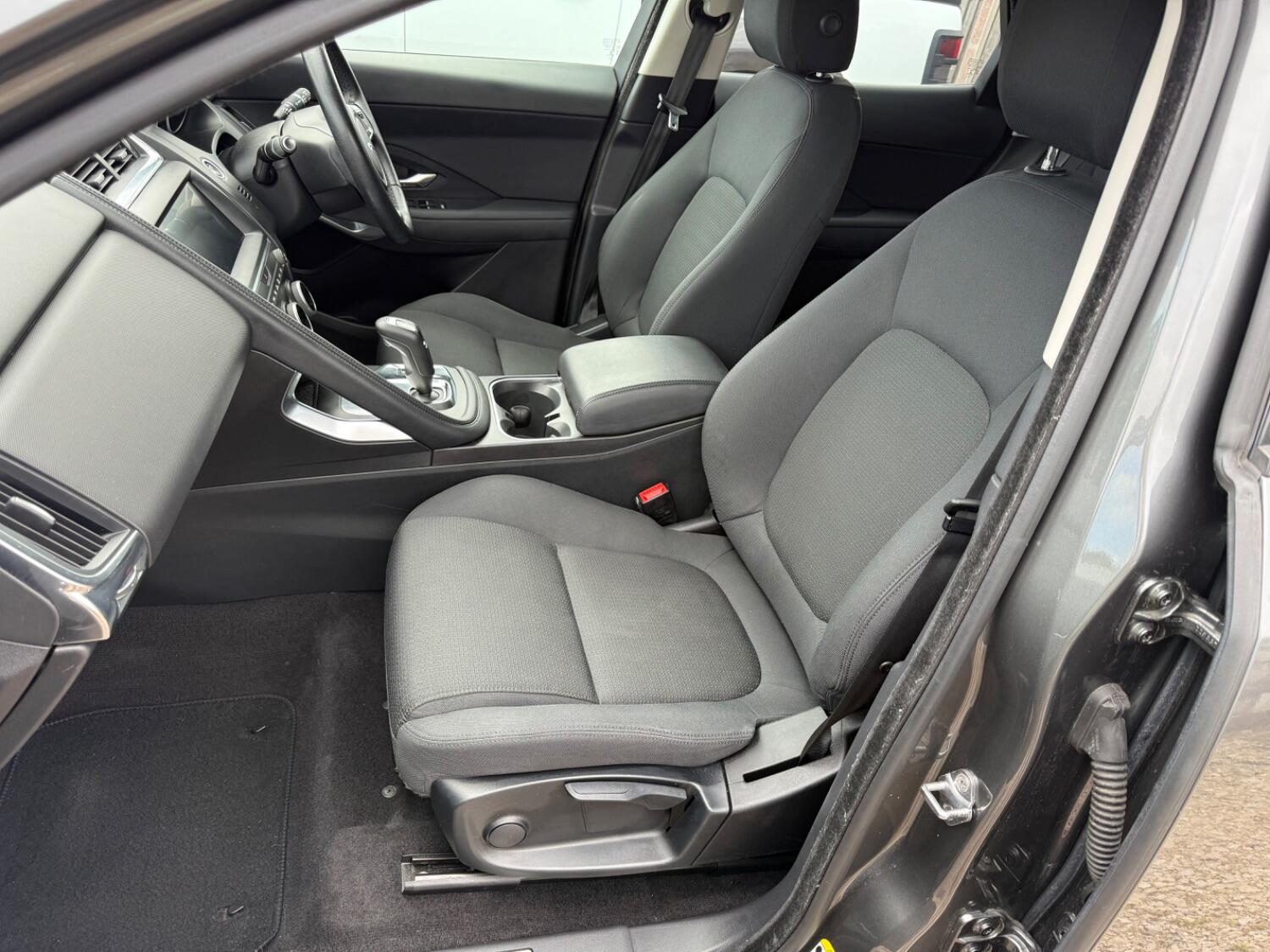 Jaguar E Pace