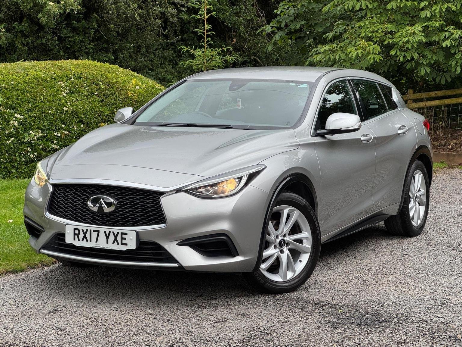 Infiniti Q30