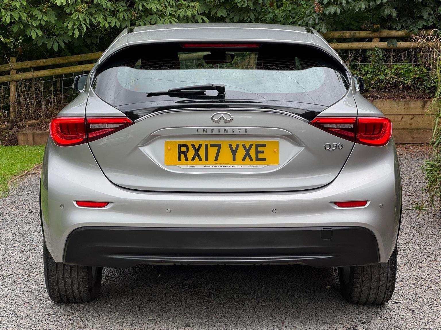 Infiniti Q30
