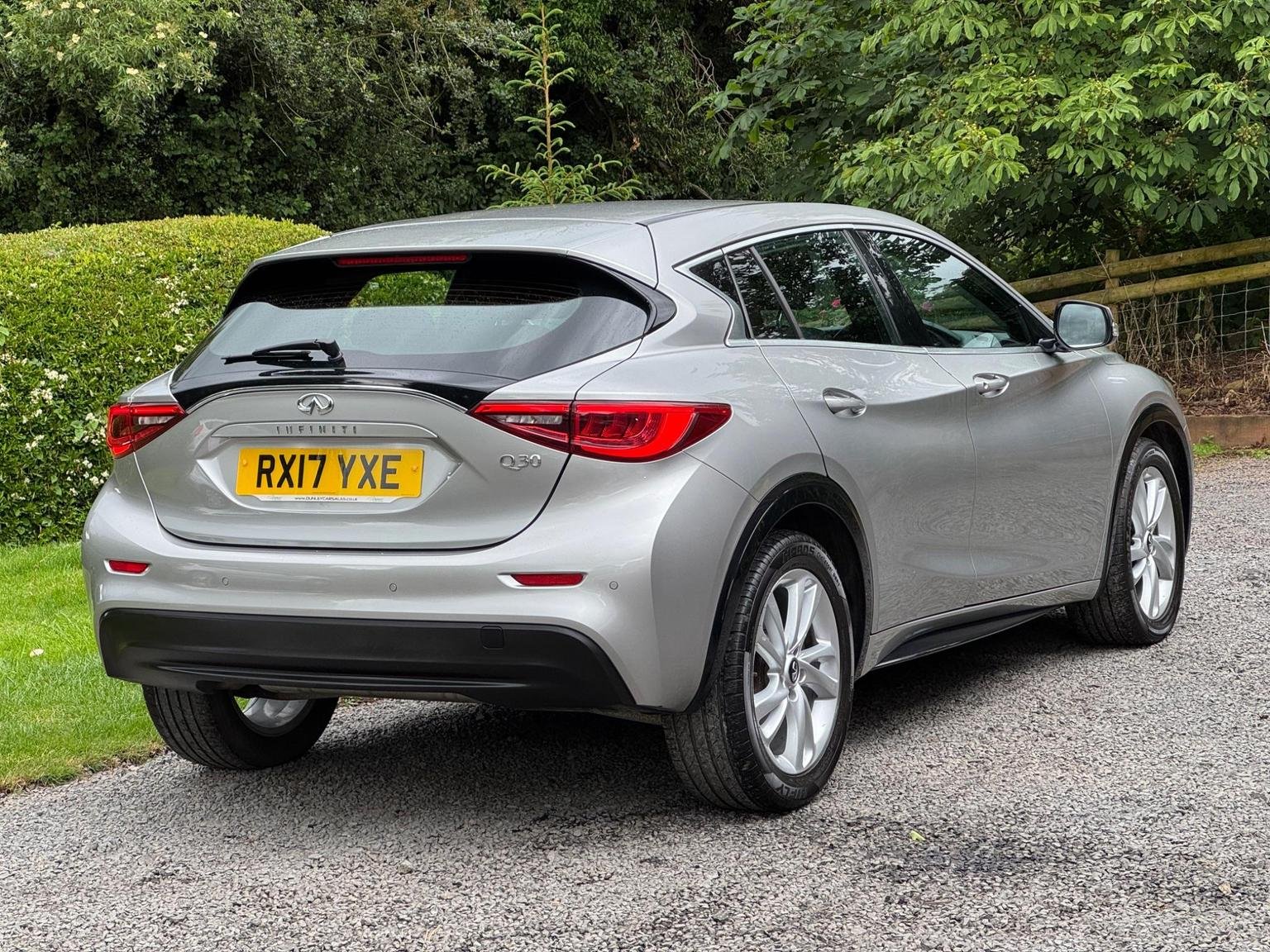 Infiniti Q30