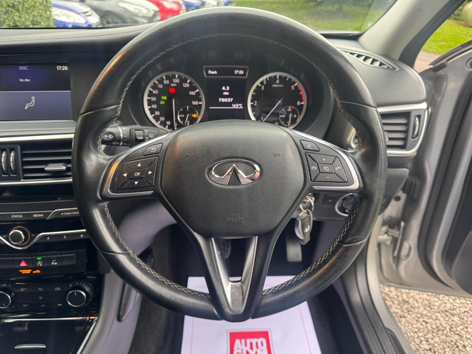 Infiniti Q30