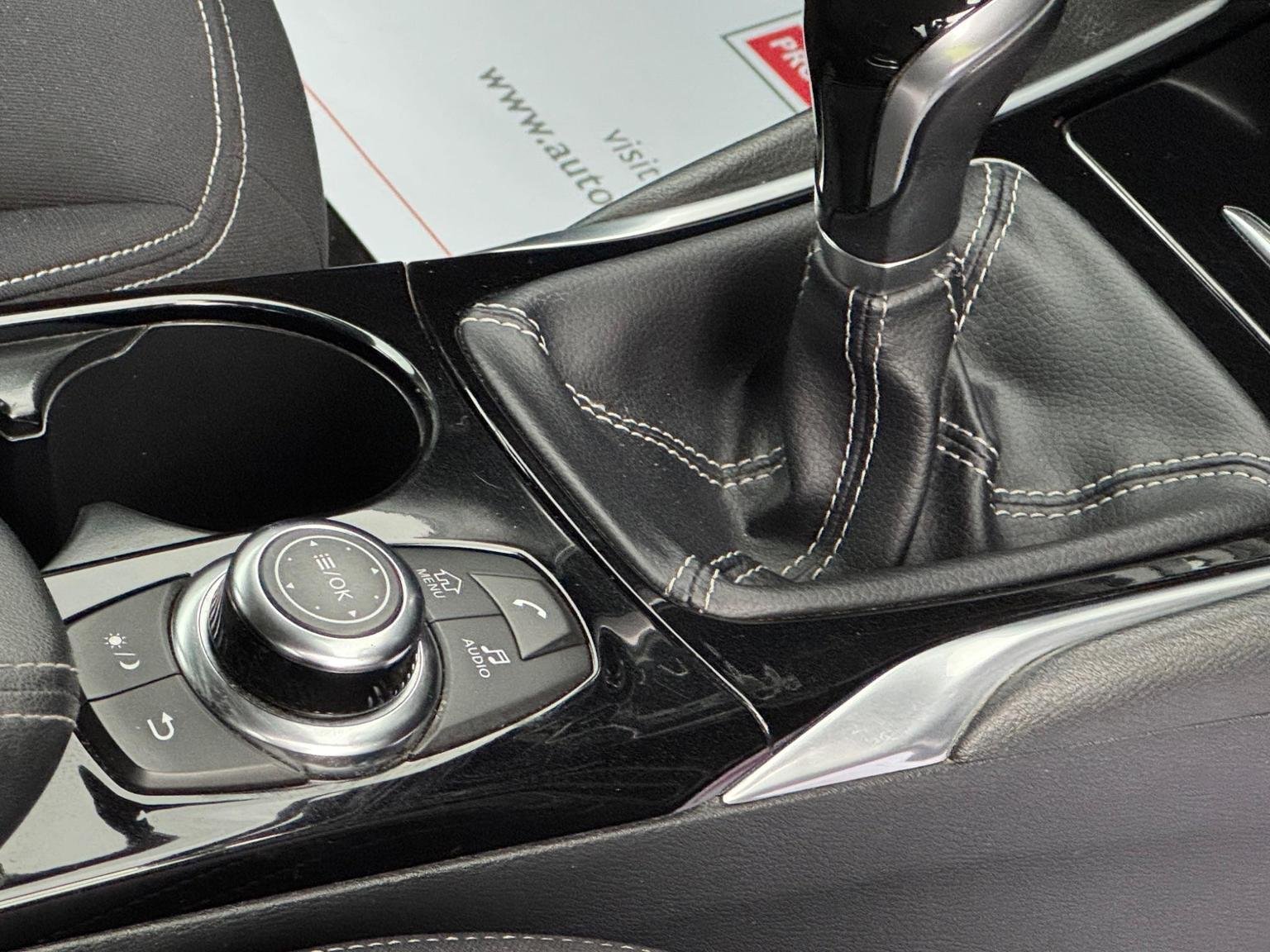 Infiniti Q30
