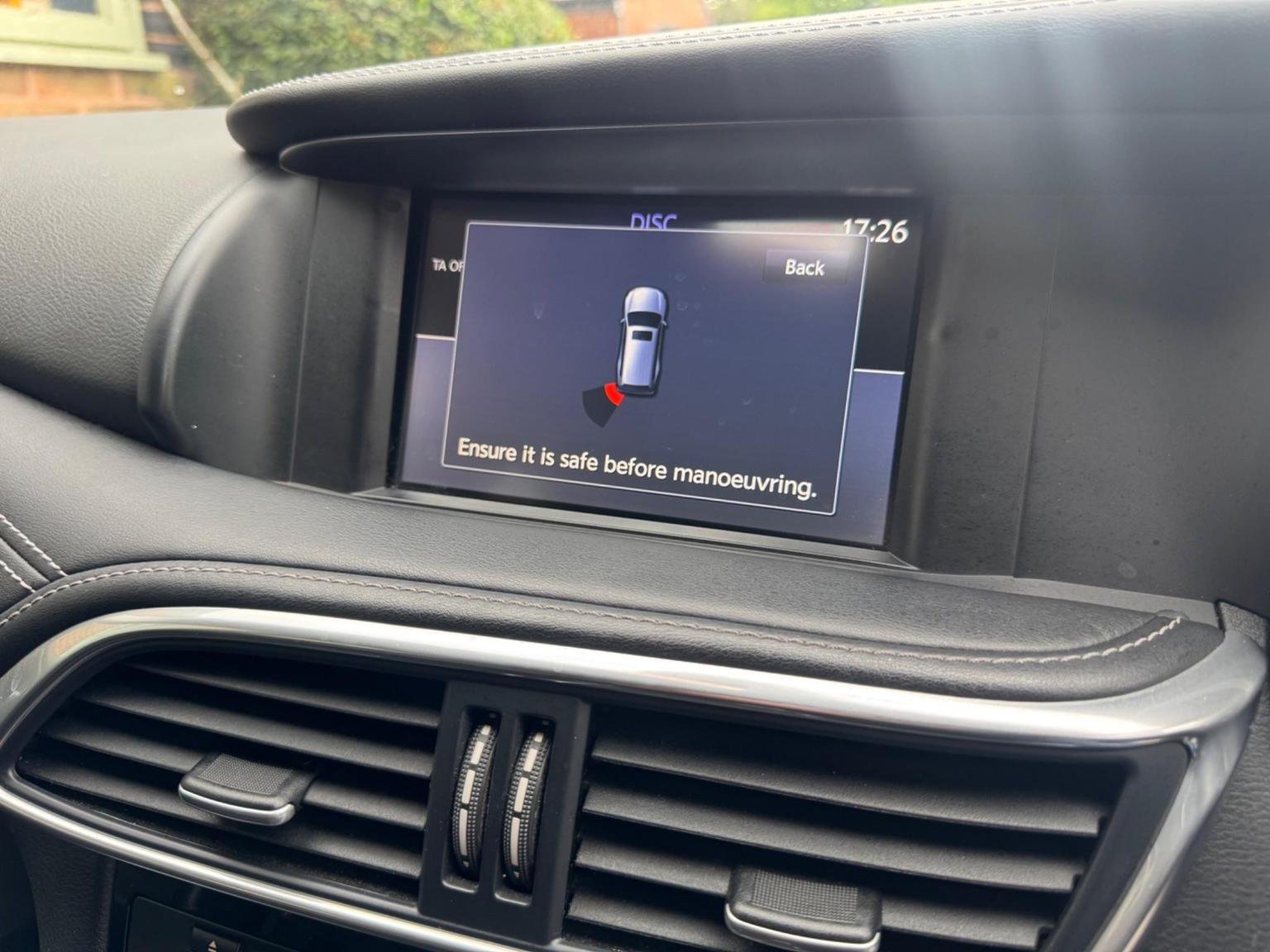 Infiniti Q30