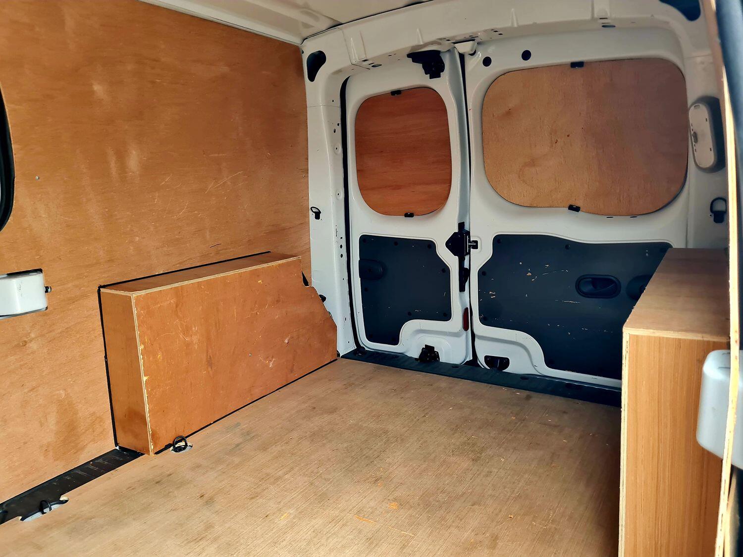 Nissan NV250