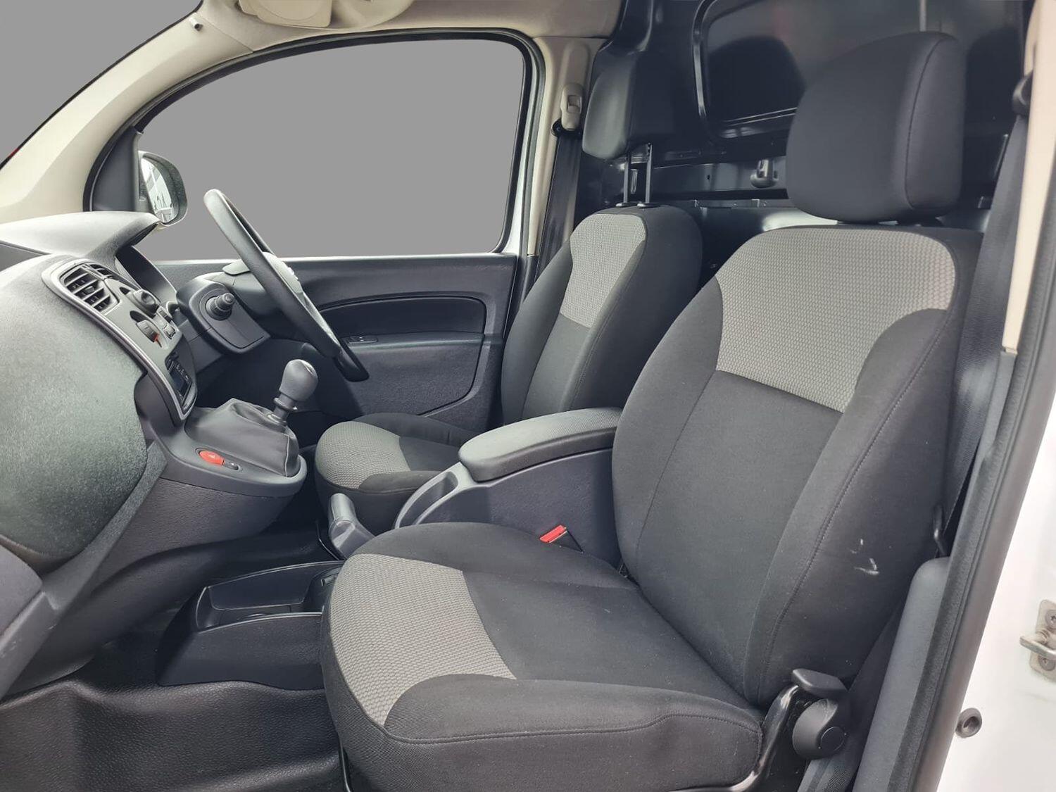 Nissan NV250