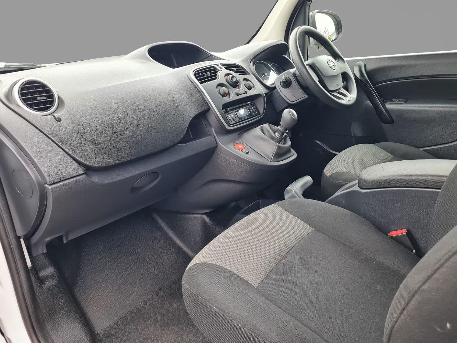 Nissan NV250