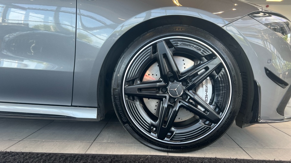 Mercedes Benz CLA