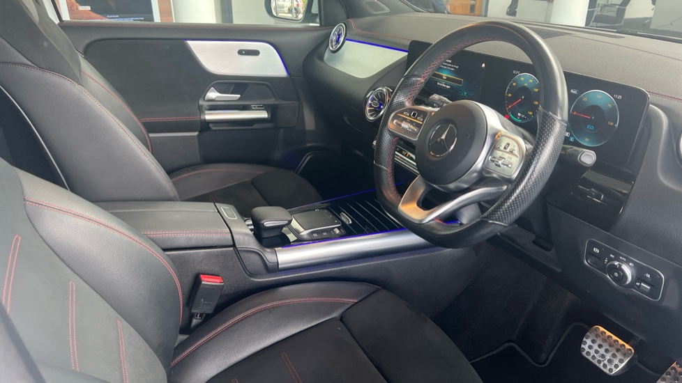 Mercedes Benz EQA