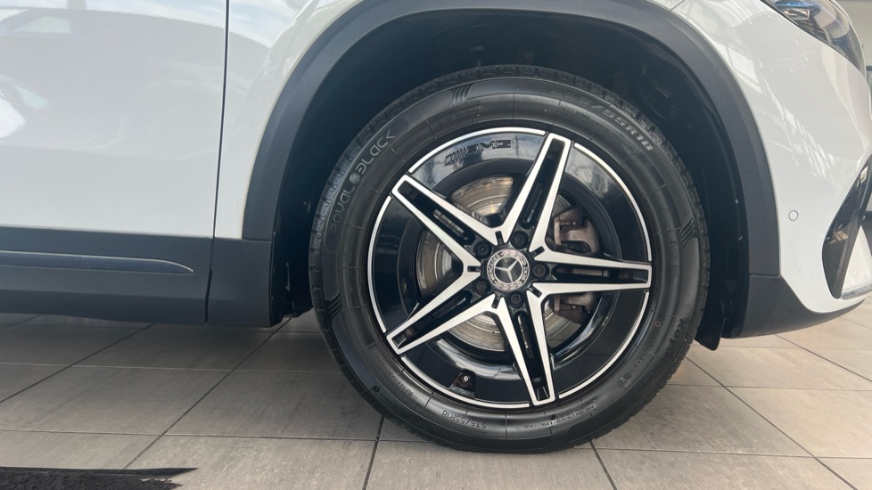 Mercedes Benz EQA