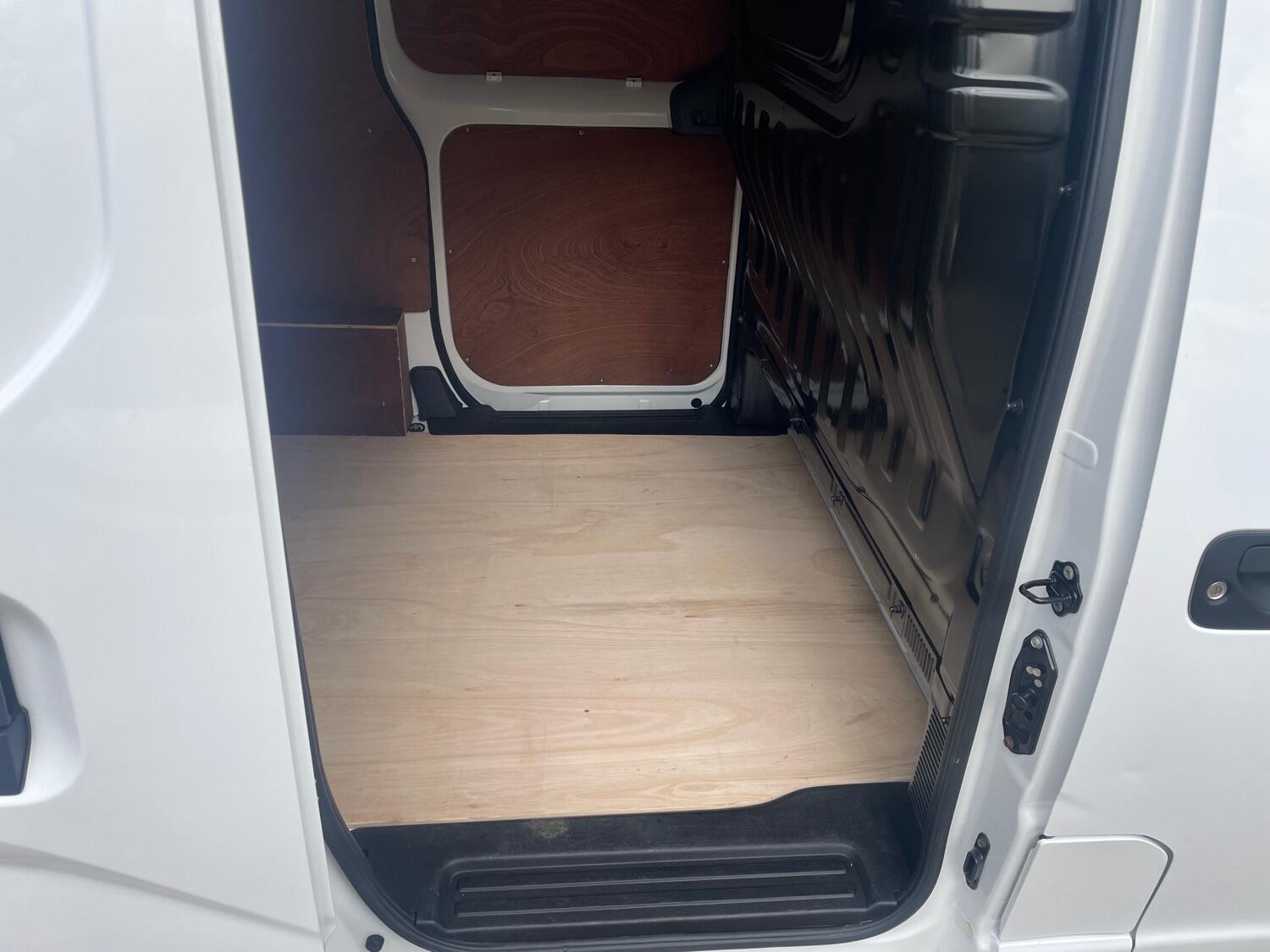 Nissan NV200
