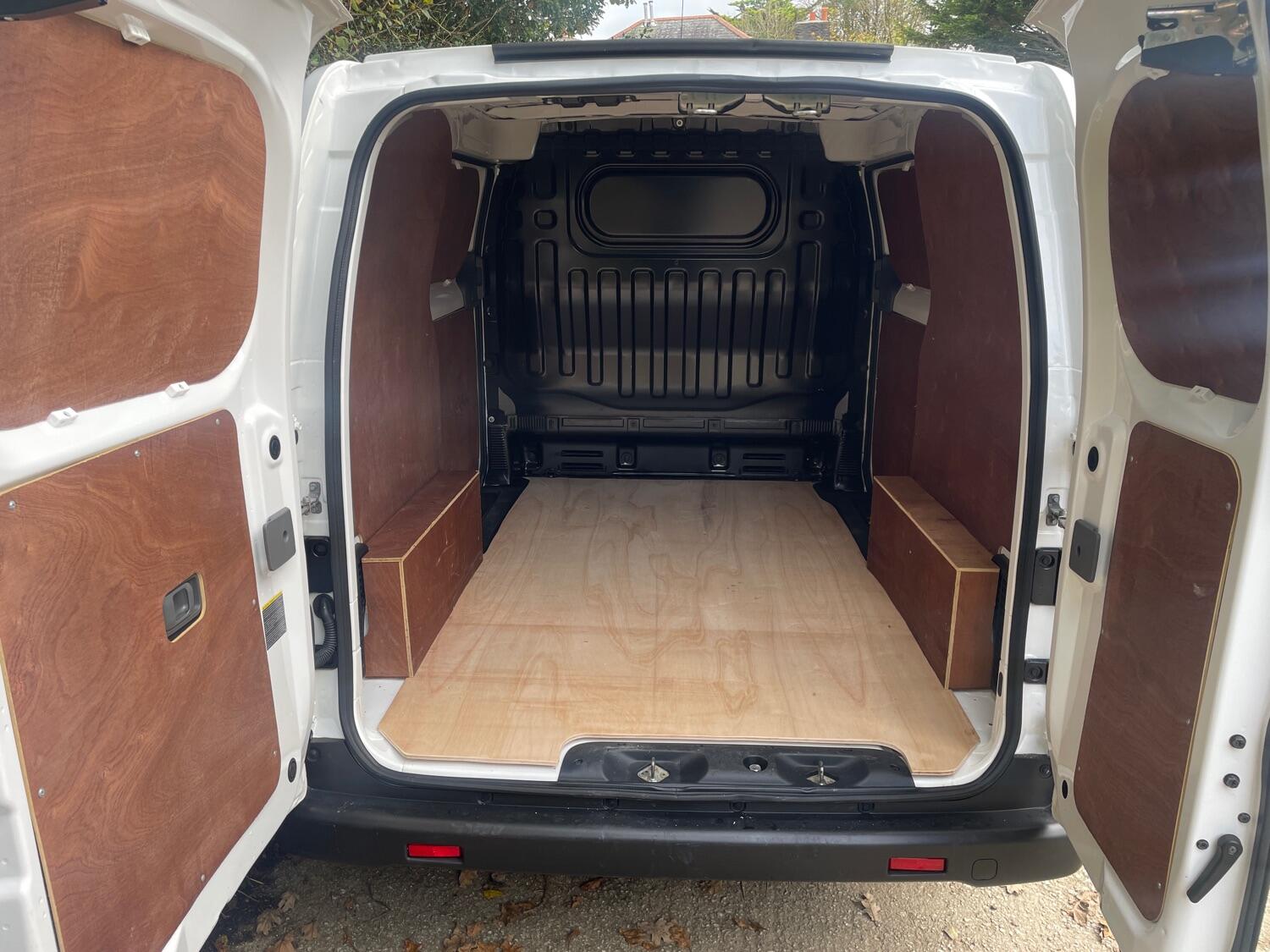 Nissan NV200