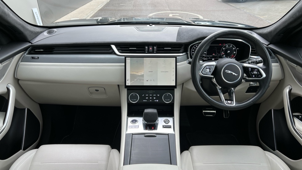 Jaguar F Pace