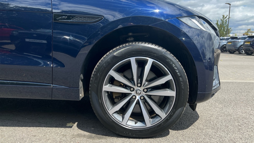 Jaguar F Pace