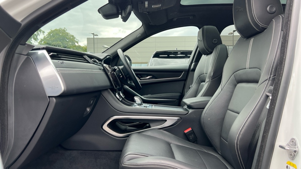 Jaguar F Pace