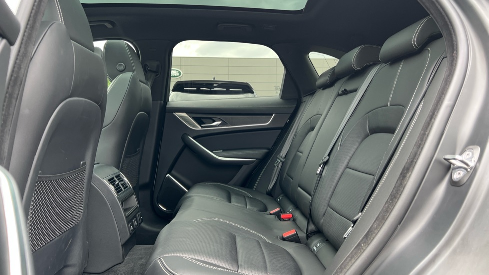 Jaguar F Pace