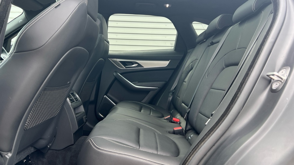 Jaguar F Pace