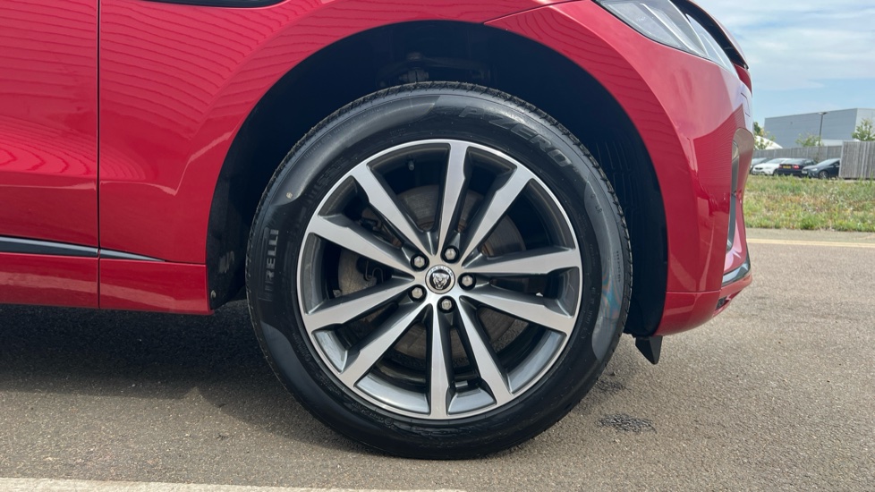Jaguar F Pace