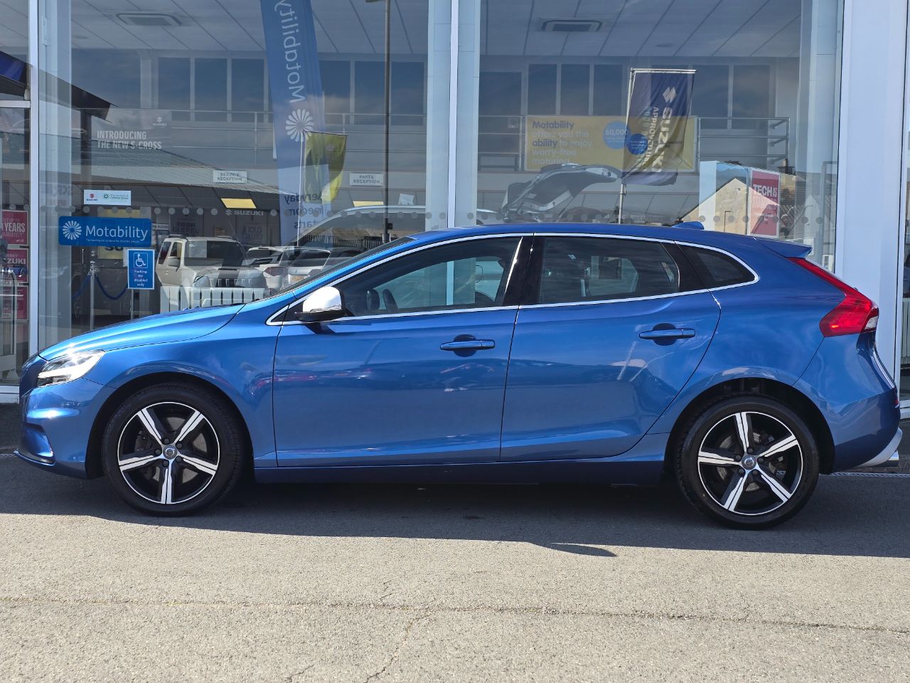 Volvo V40