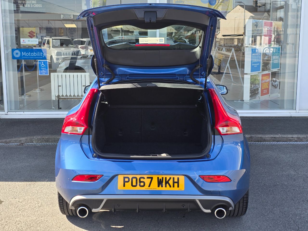 Volvo V40