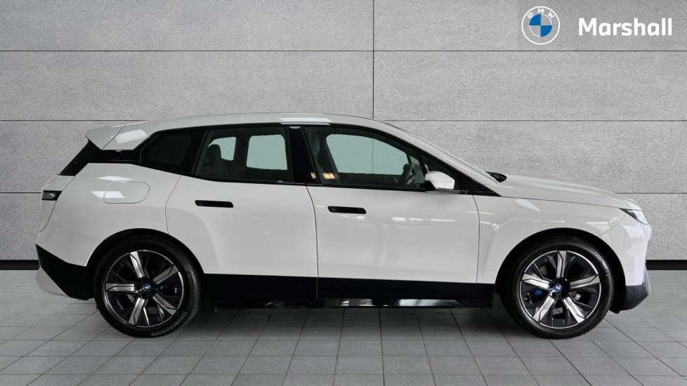 BMW iX