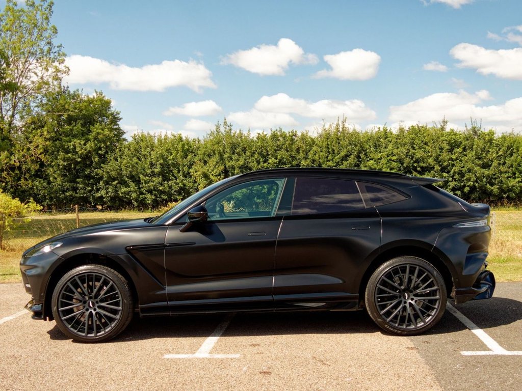 Aston Martin DBX