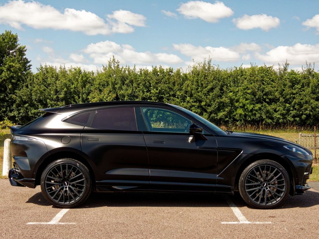 Aston Martin DBX