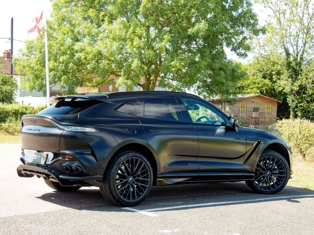 Aston Martin DBX