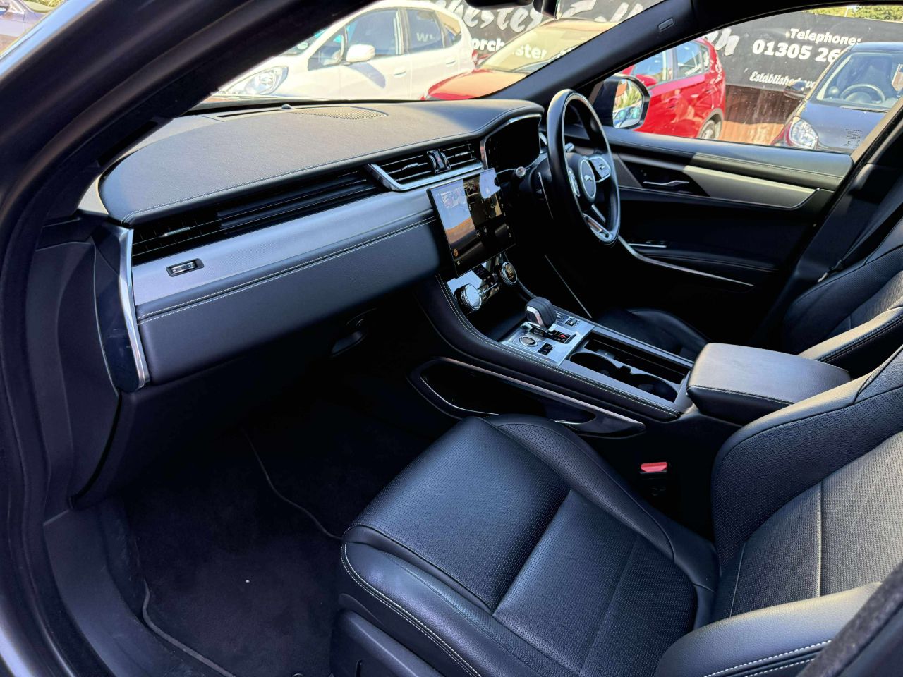 Jaguar F Pace