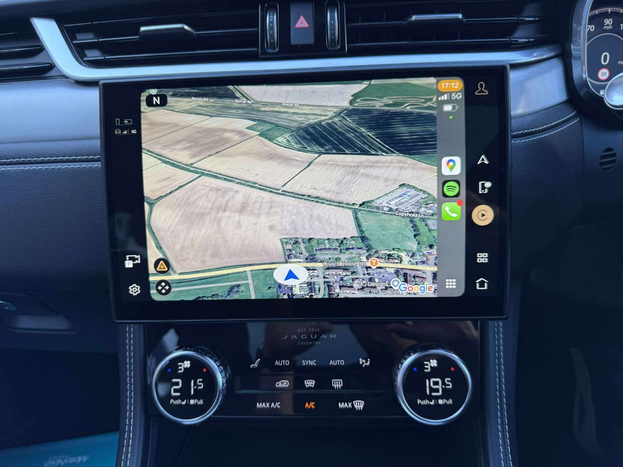 Jaguar F Pace