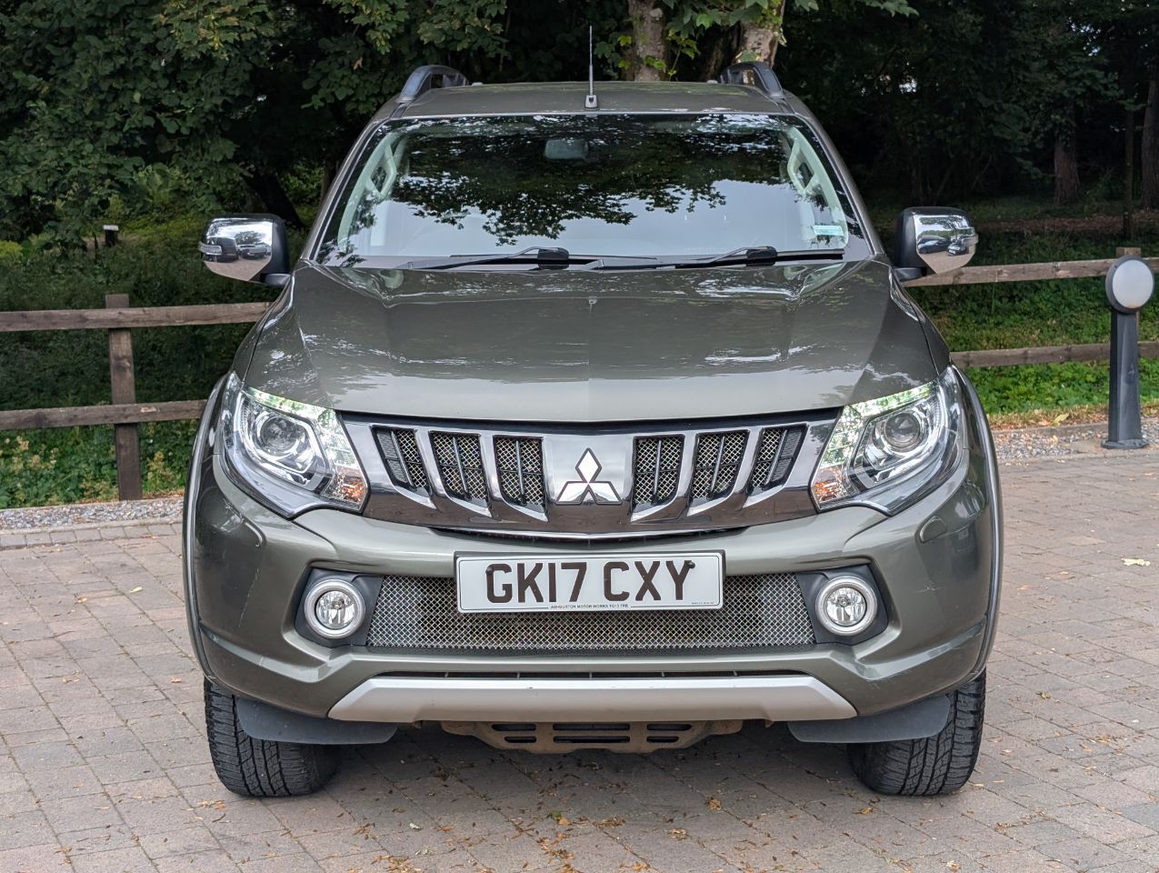 Mitsubishi L200