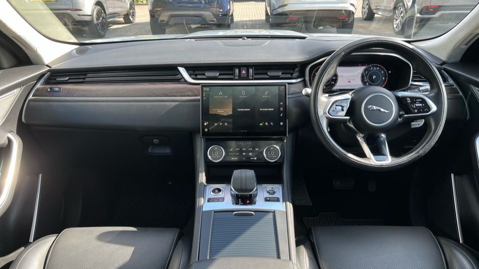 Jaguar F Pace