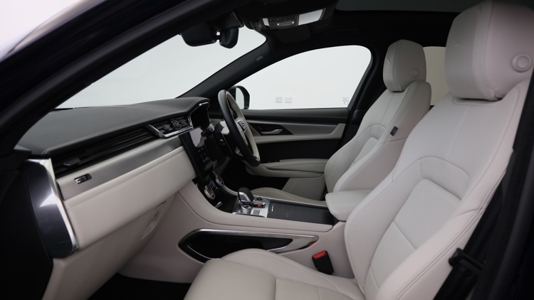 Jaguar F Pace