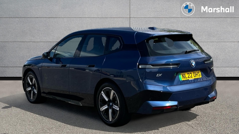 BMW iX