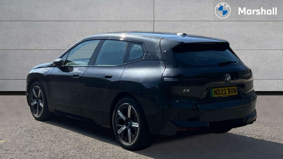 BMW iX
