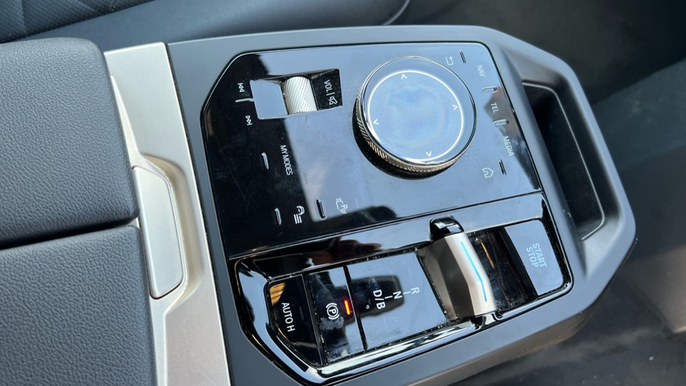 BMW iX