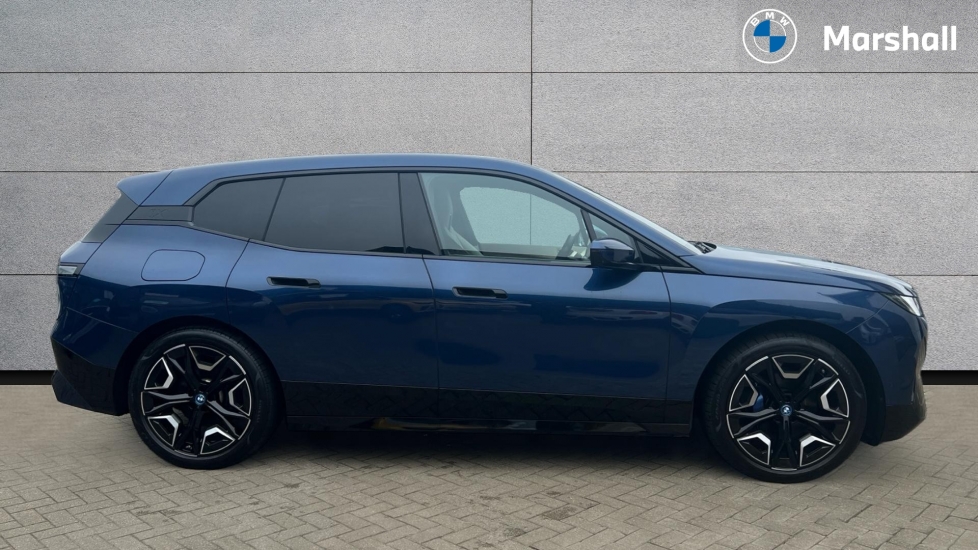 BMW iX