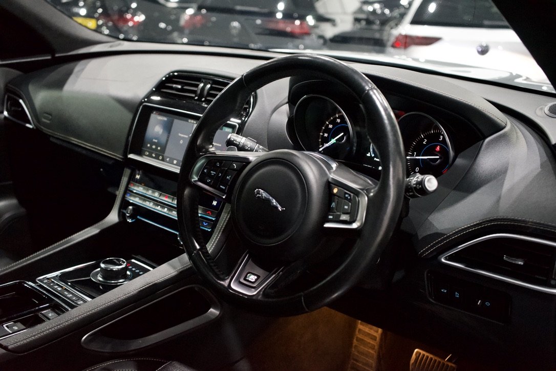 Jaguar F Pace