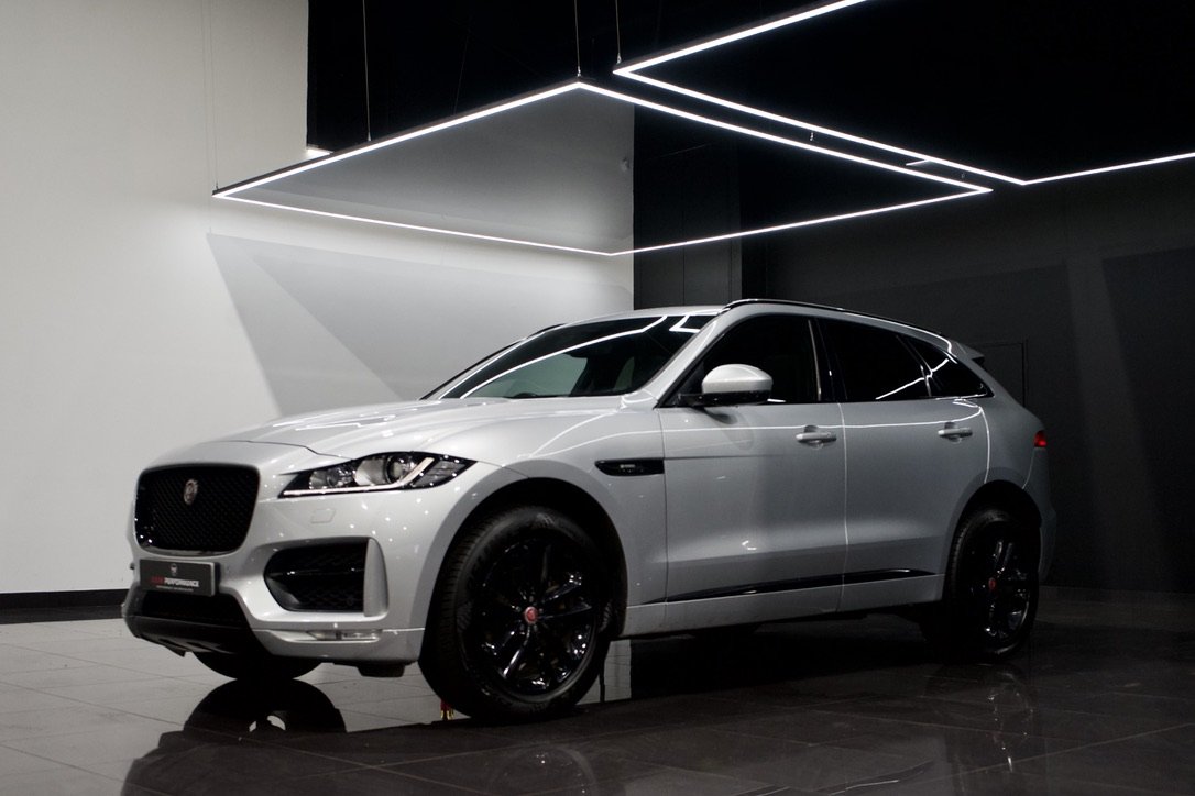 Jaguar F Pace
