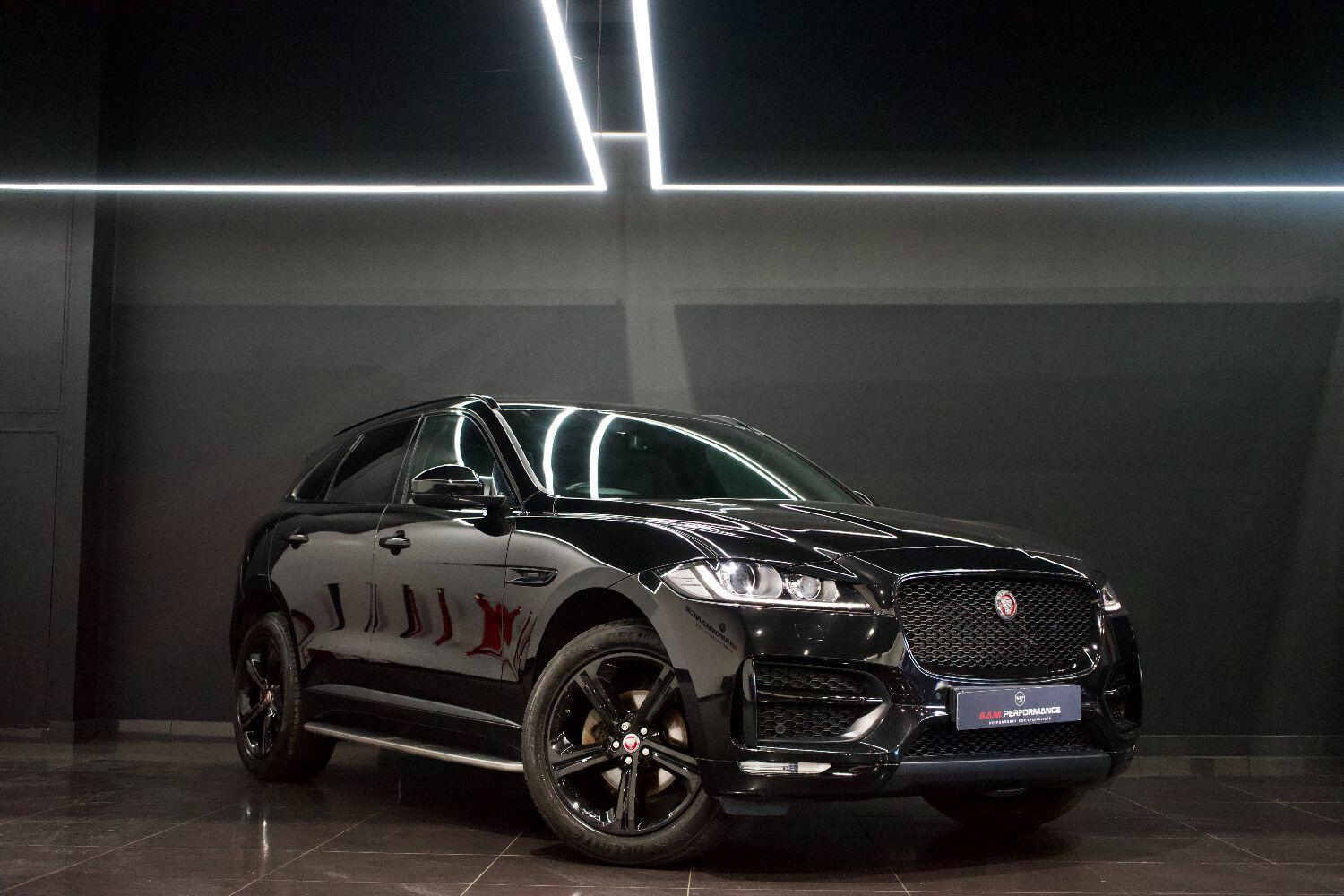Jaguar F Pace