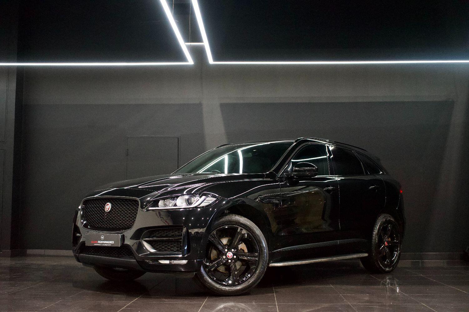 Jaguar F Pace