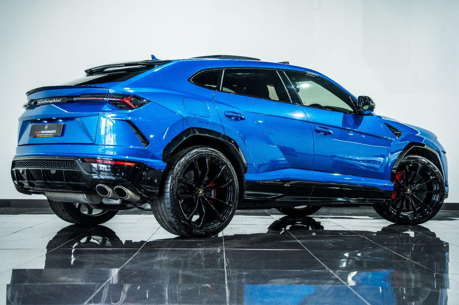 Lamborghini URUS