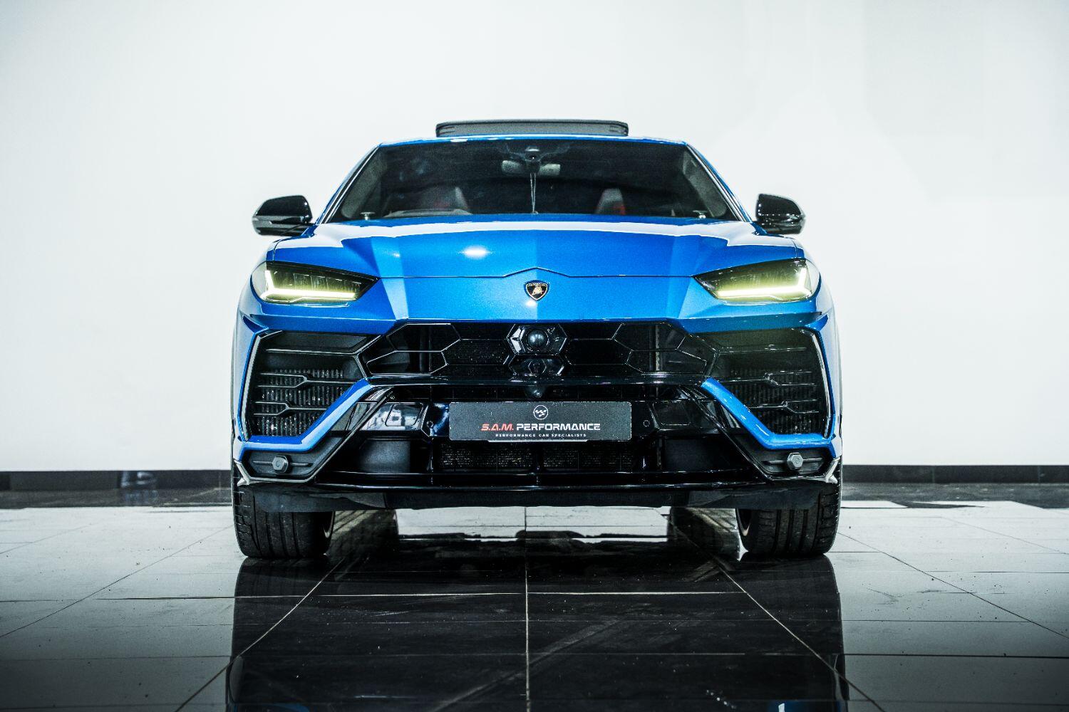 Lamborghini URUS