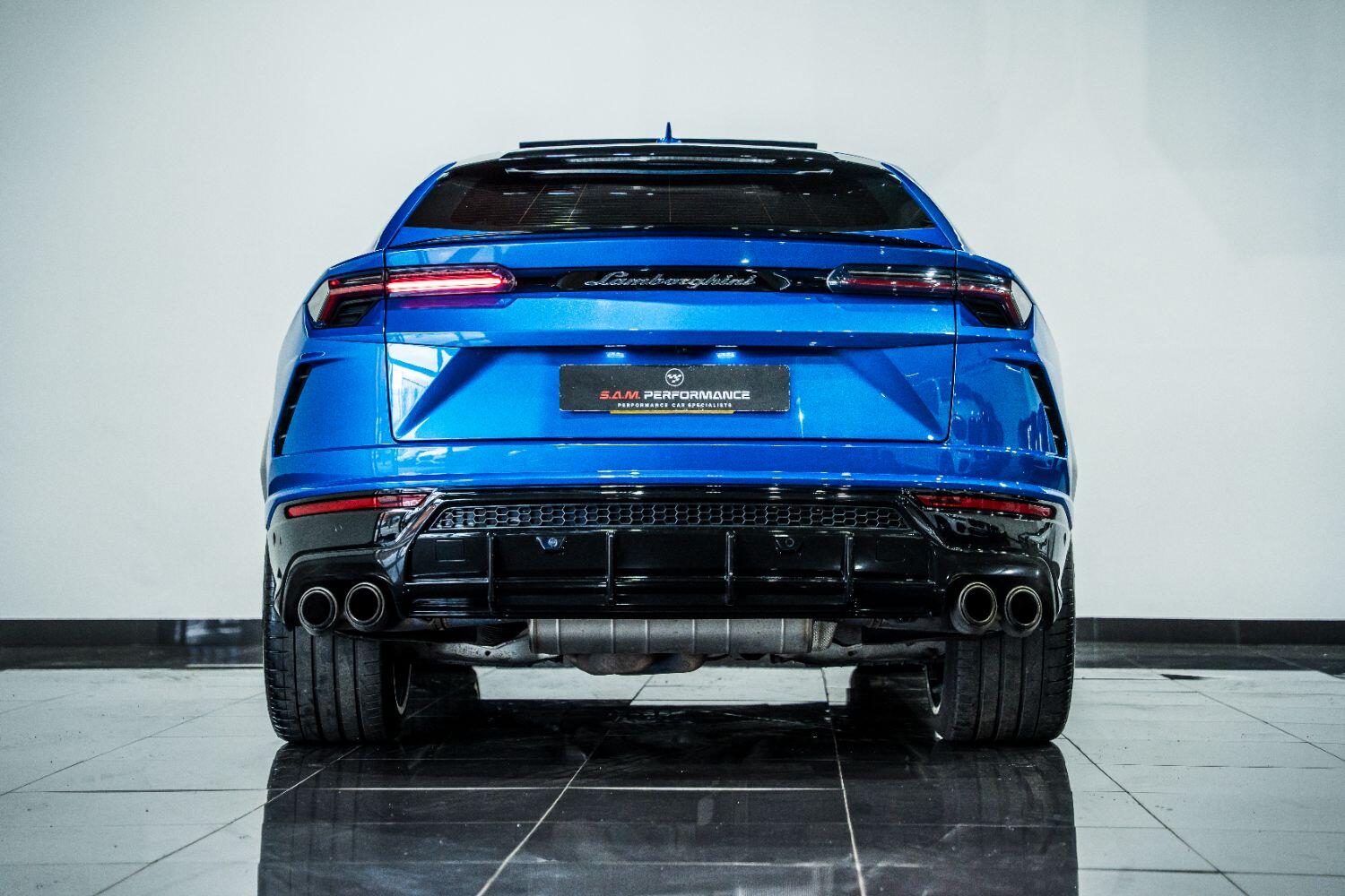 Lamborghini URUS