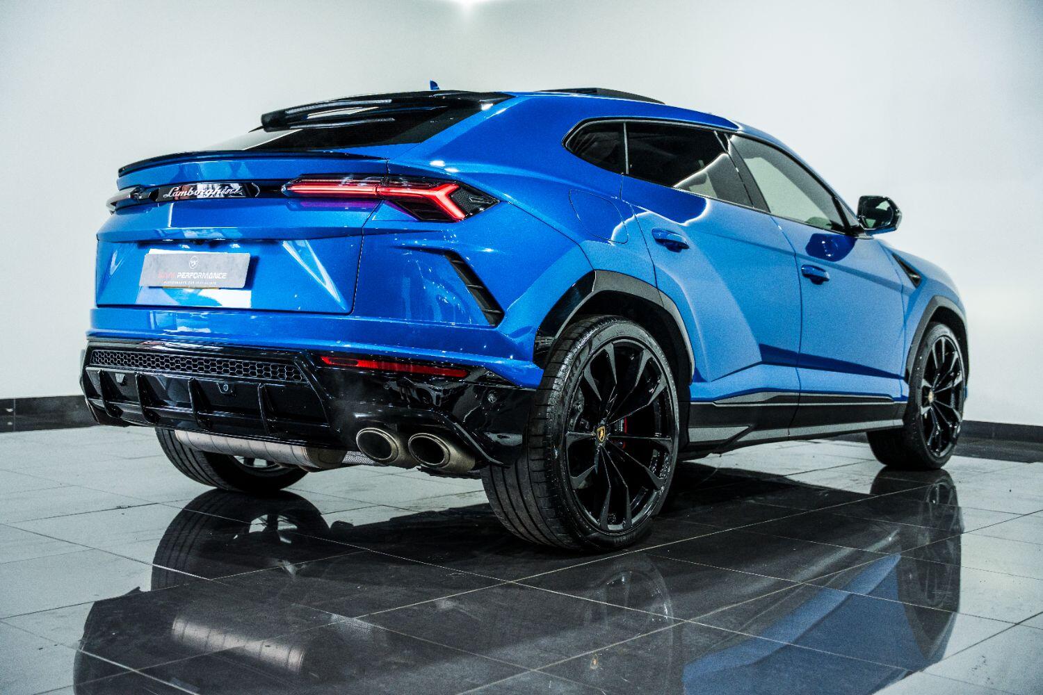 Lamborghini URUS