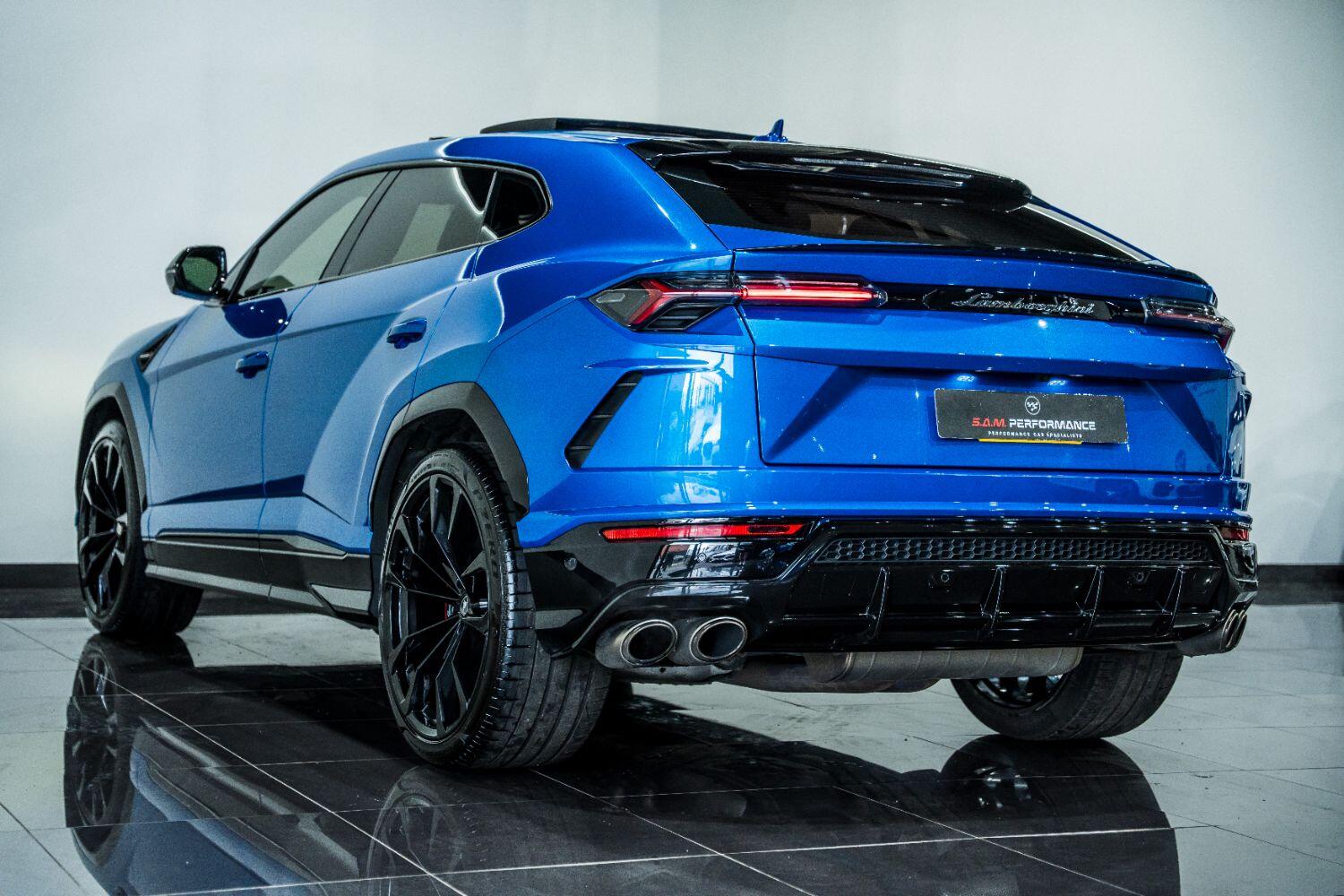 Lamborghini URUS