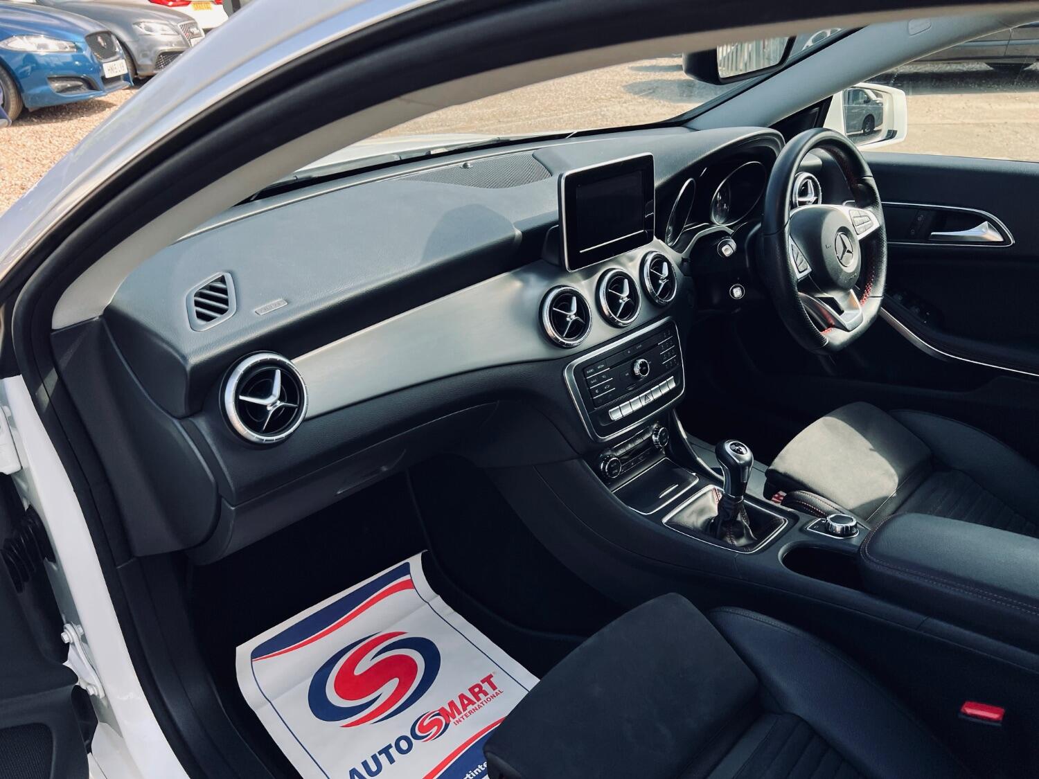 Mercedes Benz CLA