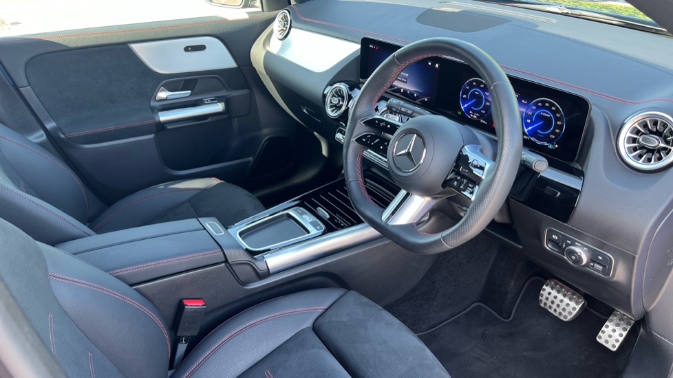 Mercedes Benz EQA