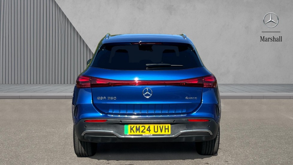 Mercedes Benz EQA